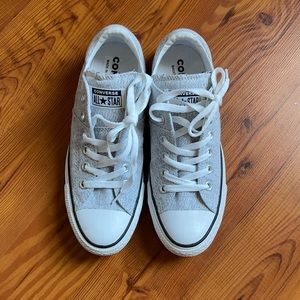 Status gray converse